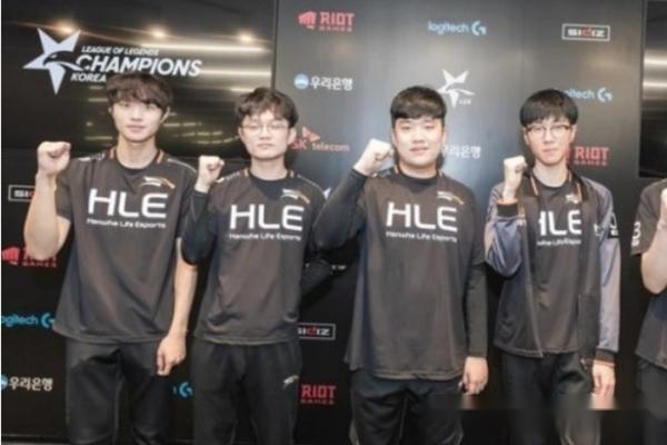 依然是吸引 依然是吸引